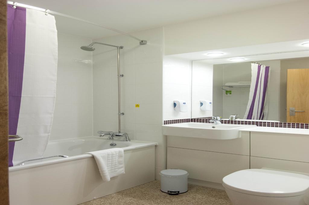 Premier Inn Kidderminster Ngoại thất bức ảnh