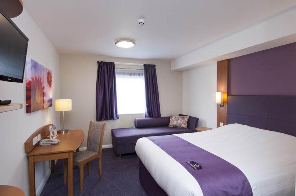 Premier Inn Kidderminster Ngoại thất bức ảnh