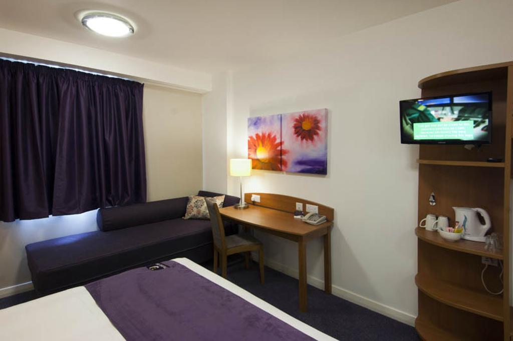 Premier Inn Kidderminster Ngoại thất bức ảnh