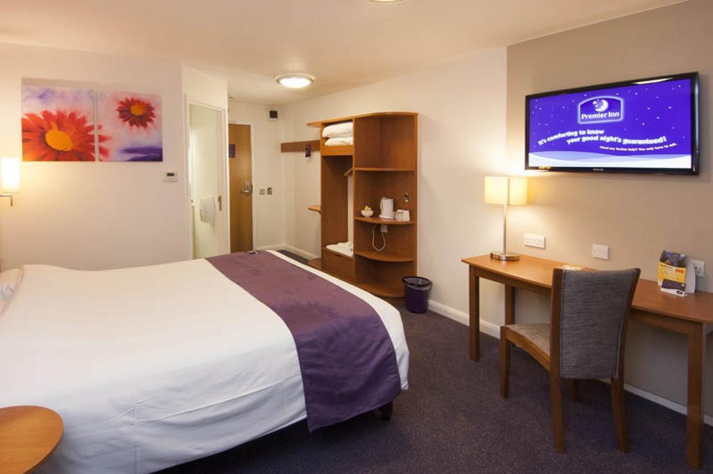 Premier Inn Kidderminster Ngoại thất bức ảnh