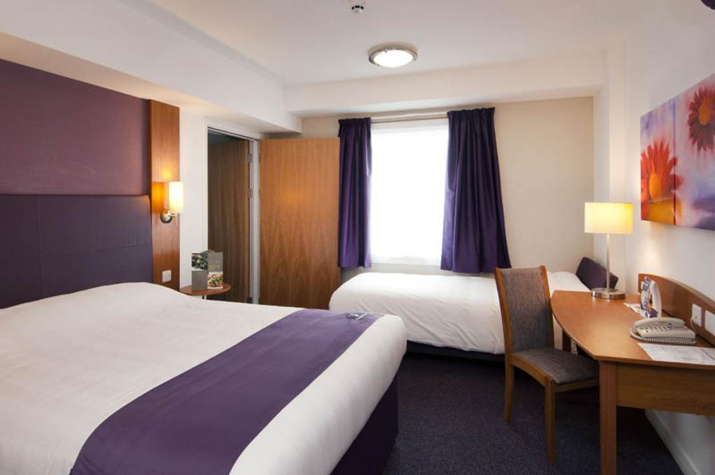 Premier Inn Kidderminster Ngoại thất bức ảnh