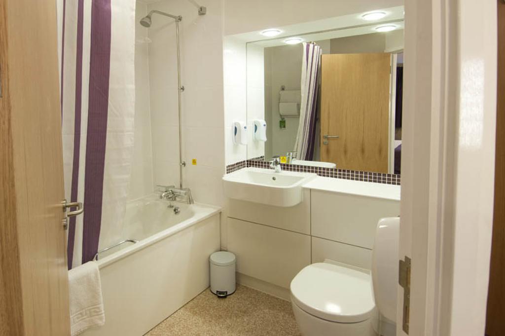 Premier Inn Kidderminster Ngoại thất bức ảnh