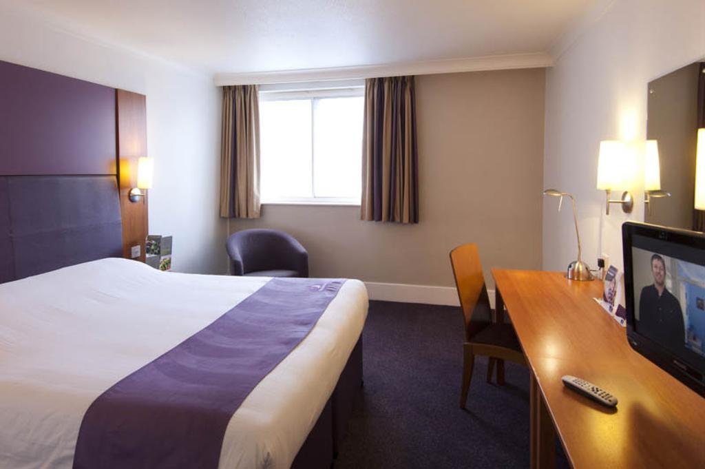 Premier Inn Kidderminster Ngoại thất bức ảnh