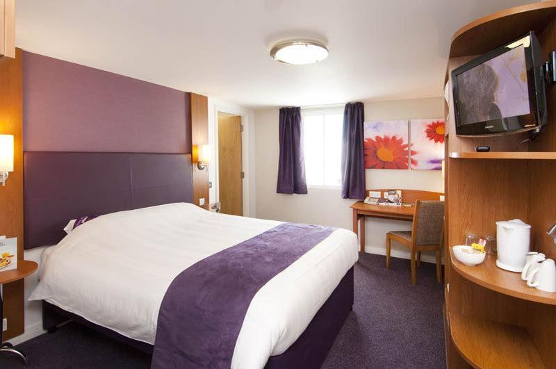 Premier Inn Kidderminster Ngoại thất bức ảnh