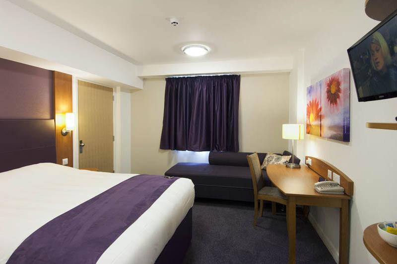 Premier Inn Kidderminster Ngoại thất bức ảnh